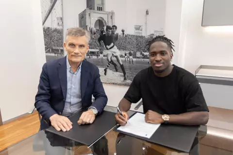 بعد اشتباكه مع رابيو وعرضه للبيع.. جوناثان رو ينتقل إلى بولونيا